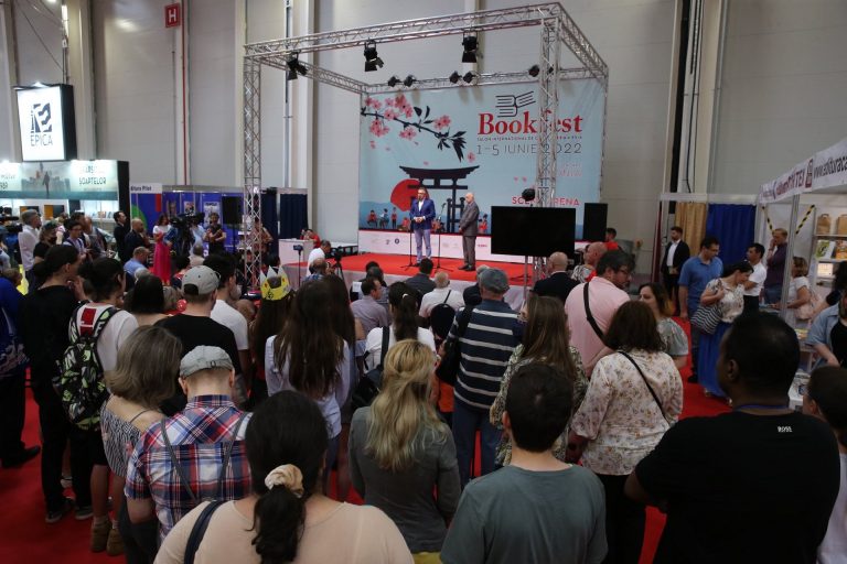 A început Bookfest: peste 500 de evenimente, spații pentru copii, lansări de carte și dezbateri. Invitat de onoare: Japonia