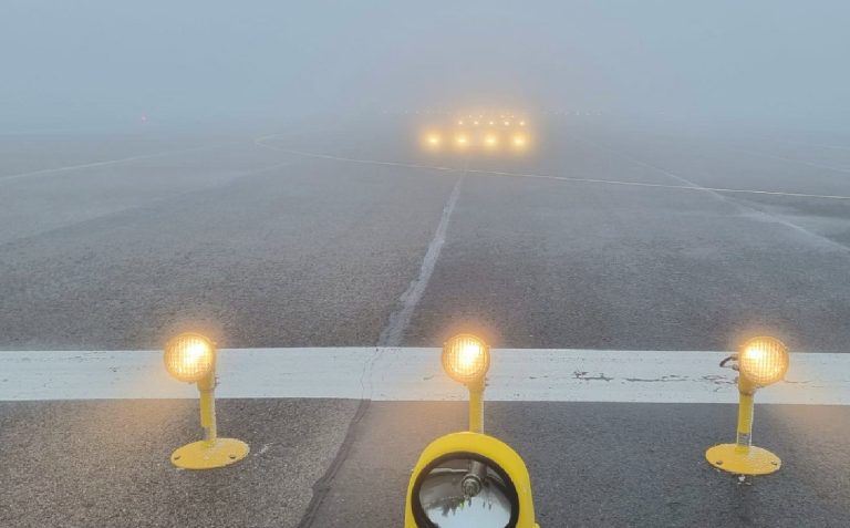 A patra zi în care zborurile de pe Aeroportul Suceava sunt anulate sau direcționate către alte județe din cauza ceții