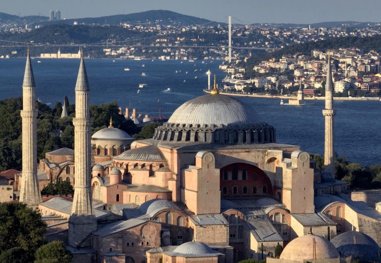 Biletul de intrare la moscheea Hagia Sofia din Istanbul costă de astăzi 25 de euro